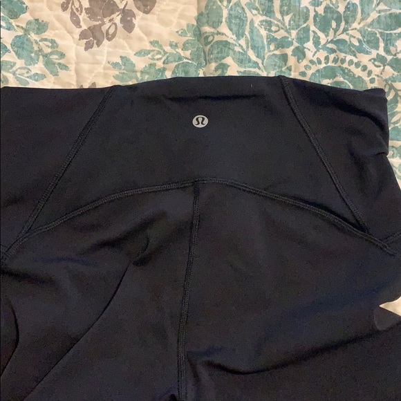 Lululemon Cropped Legging - Picture 3 of 4
